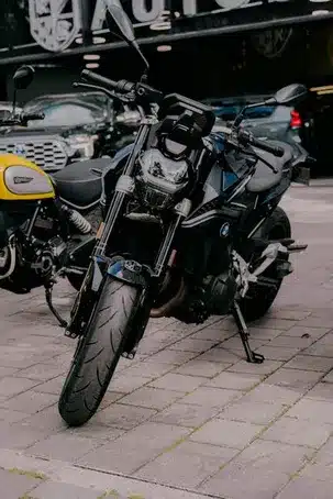 Gefährdung von Autos und Radfahrern